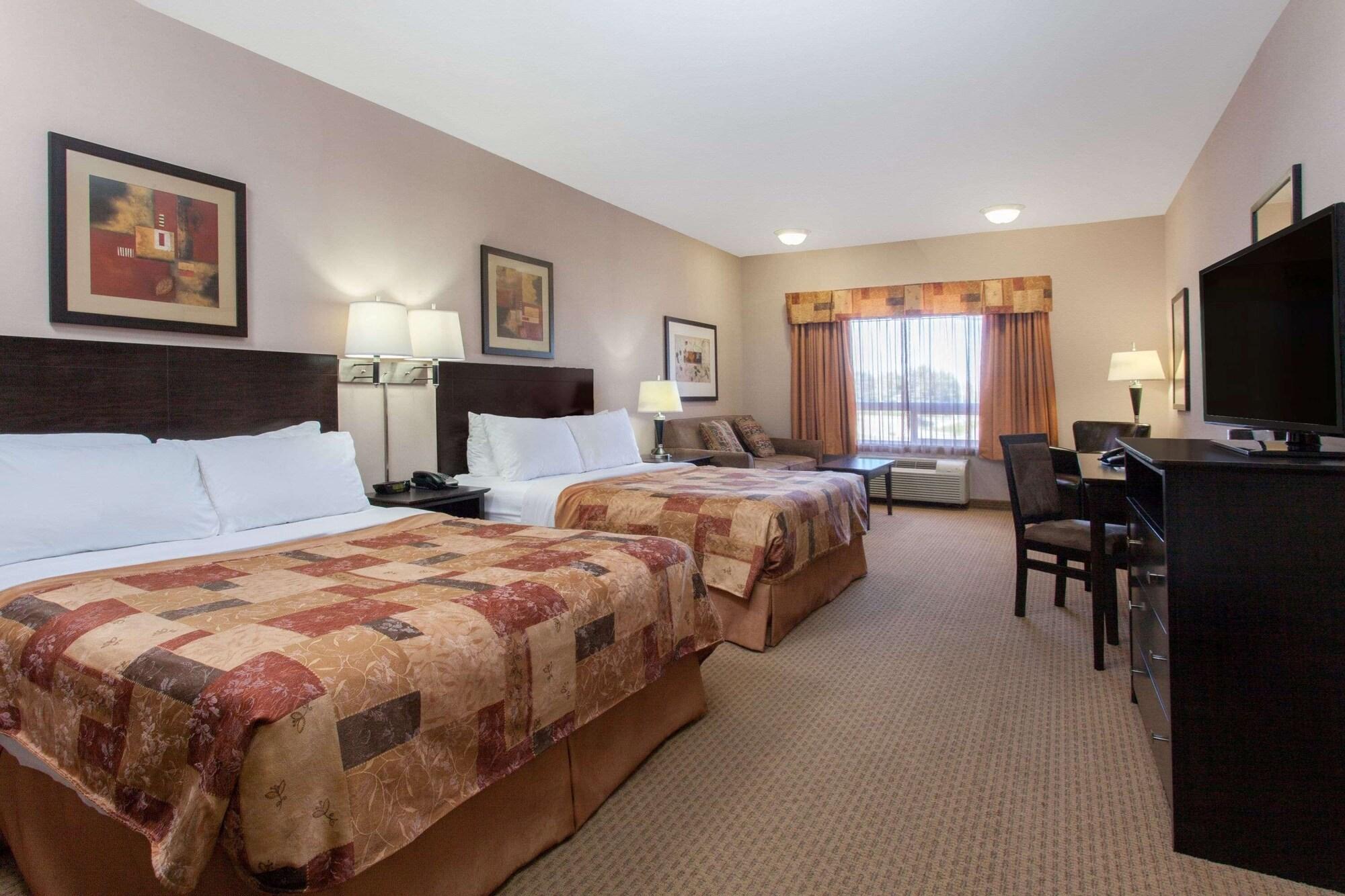 Ramada By Wyndham Brooks Hotel Ngoại thất bức ảnh