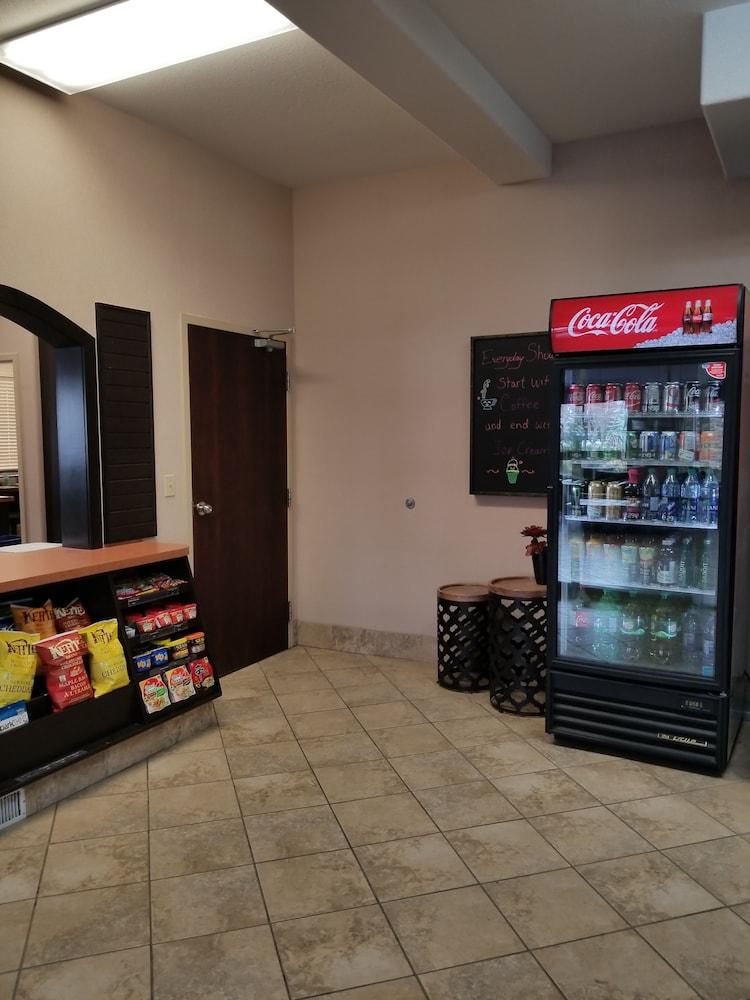 Ramada By Wyndham Brooks Hotel Ngoại thất bức ảnh
