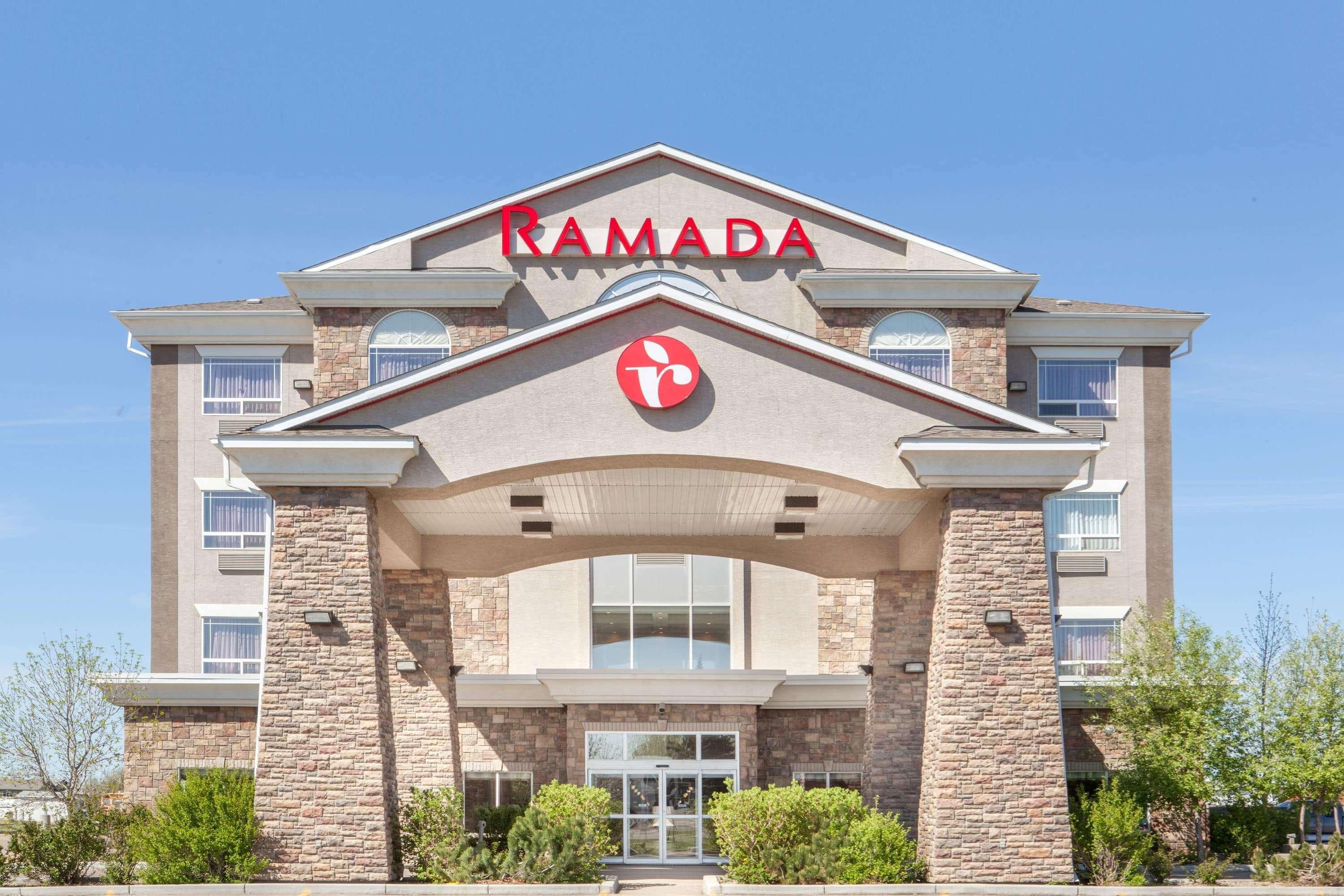 Ramada By Wyndham Brooks Hotel Ngoại thất bức ảnh