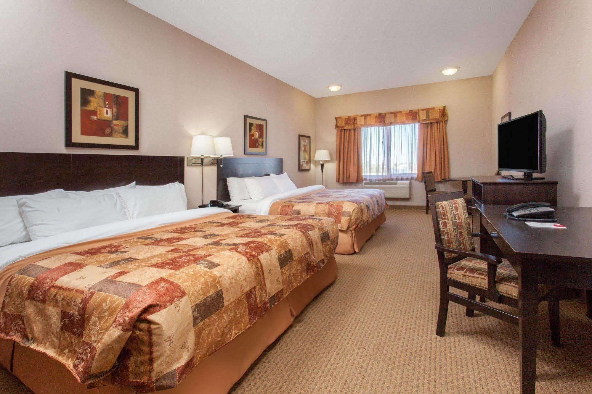 Ramada By Wyndham Brooks Hotel Ngoại thất bức ảnh