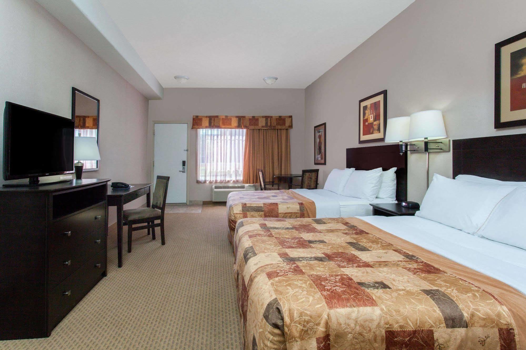 Ramada By Wyndham Brooks Hotel Ngoại thất bức ảnh